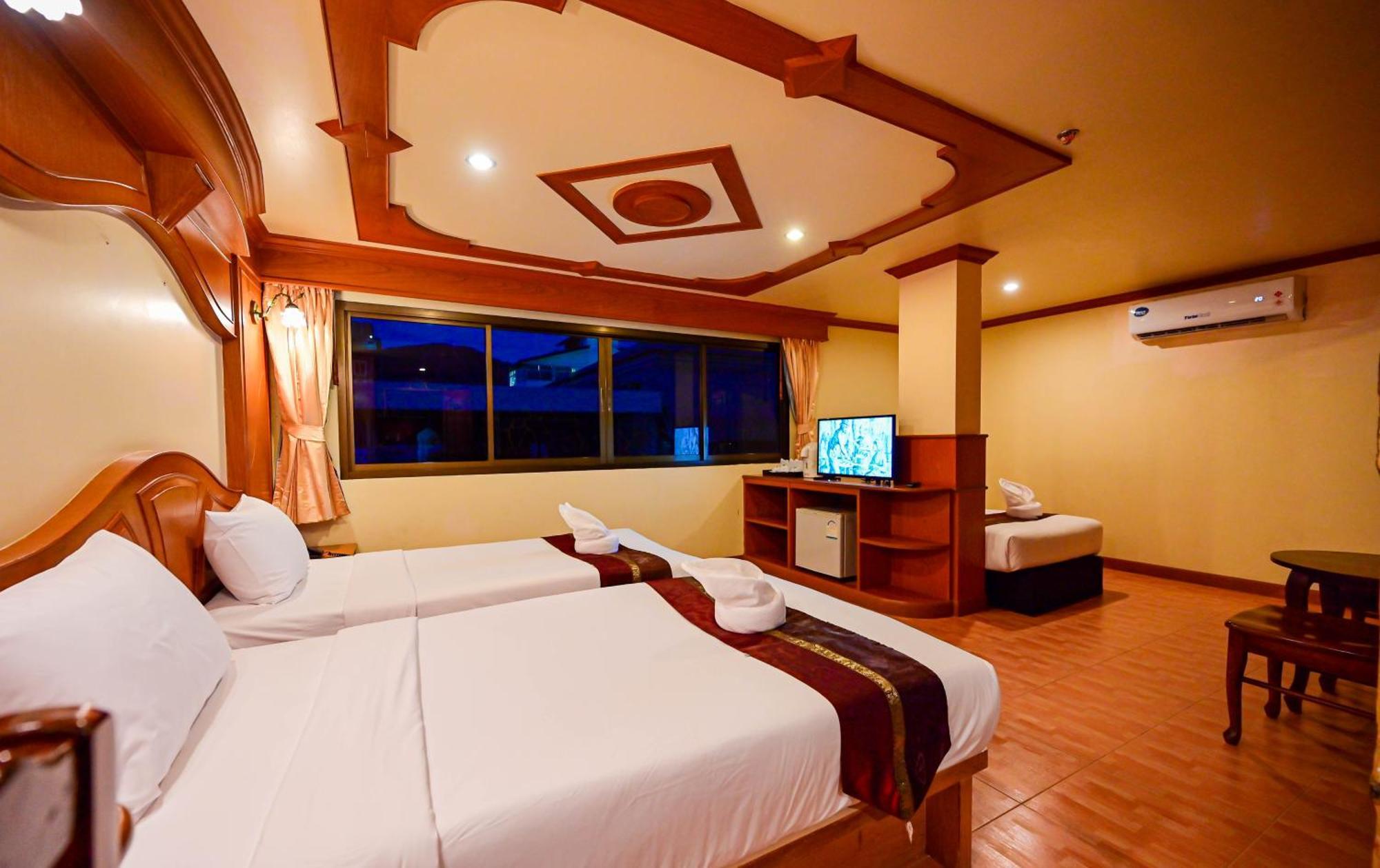 Tiger Complex Hotel Patong Exterior foto