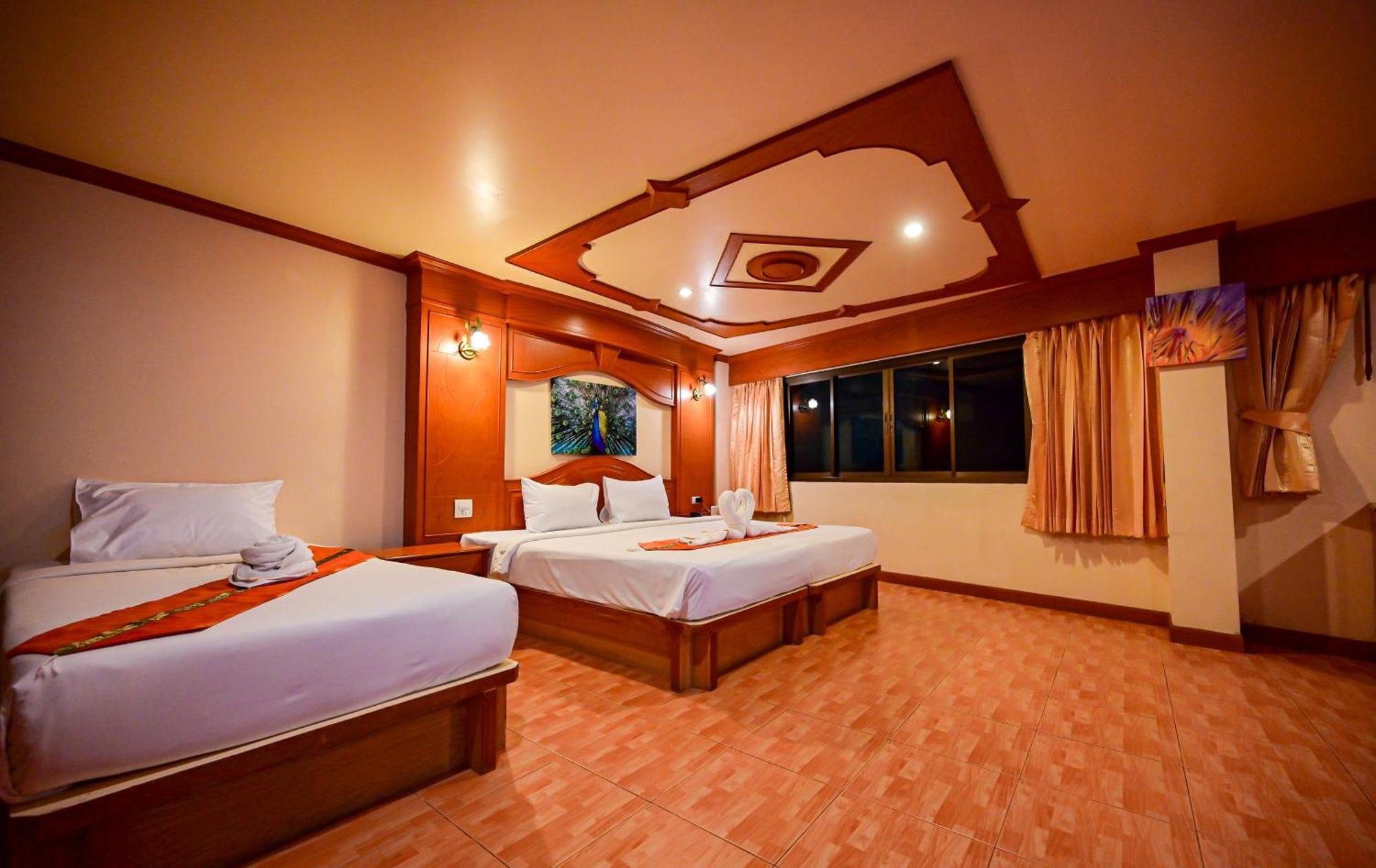 Tiger Complex Hotel Patong Exterior foto
