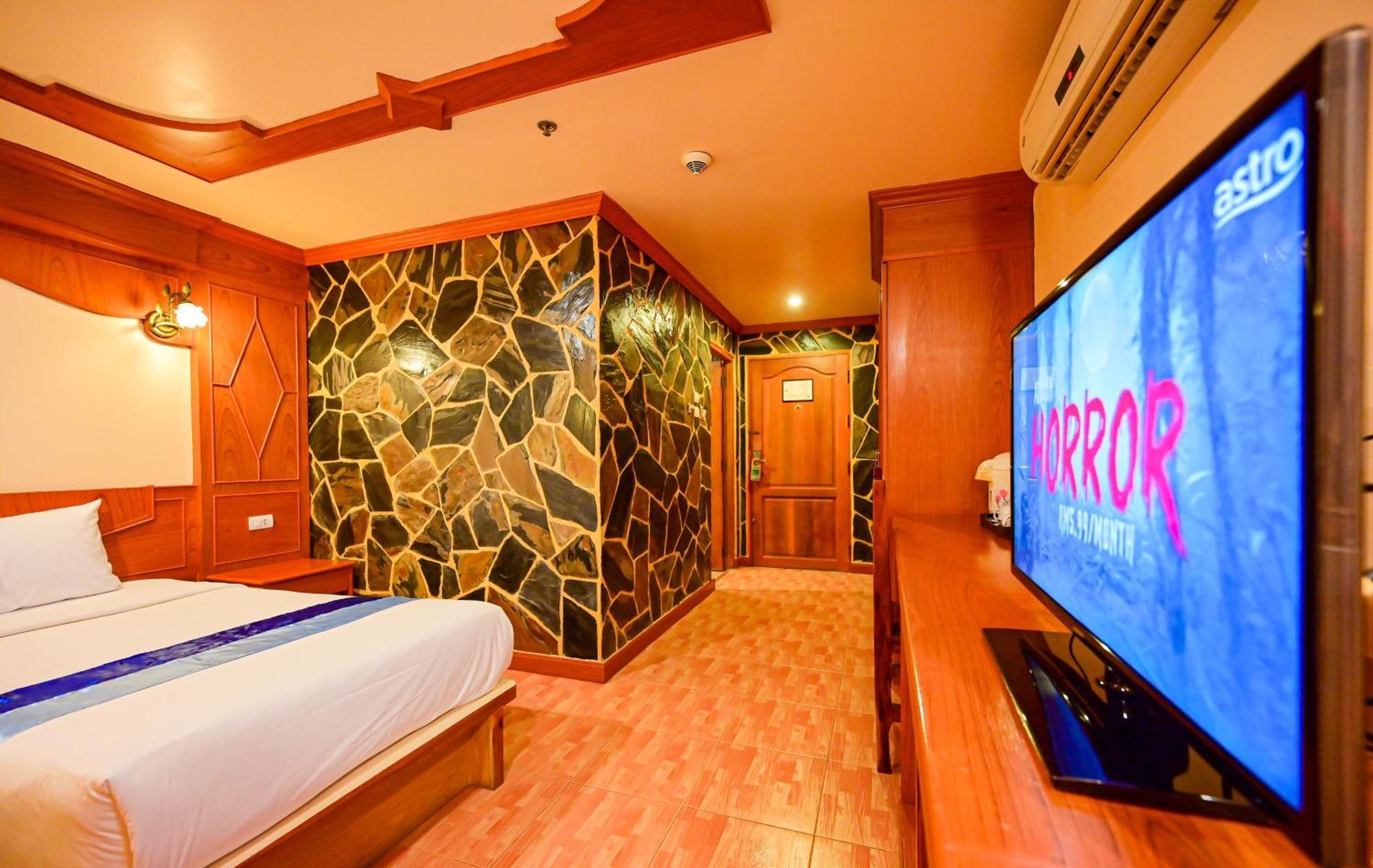 Tiger Complex Hotel Patong Exterior foto